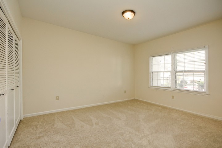 4505 Harding Pike, Unit 106 Nashville, TN 37205 - Photo 16 of 22 an empty room with a window