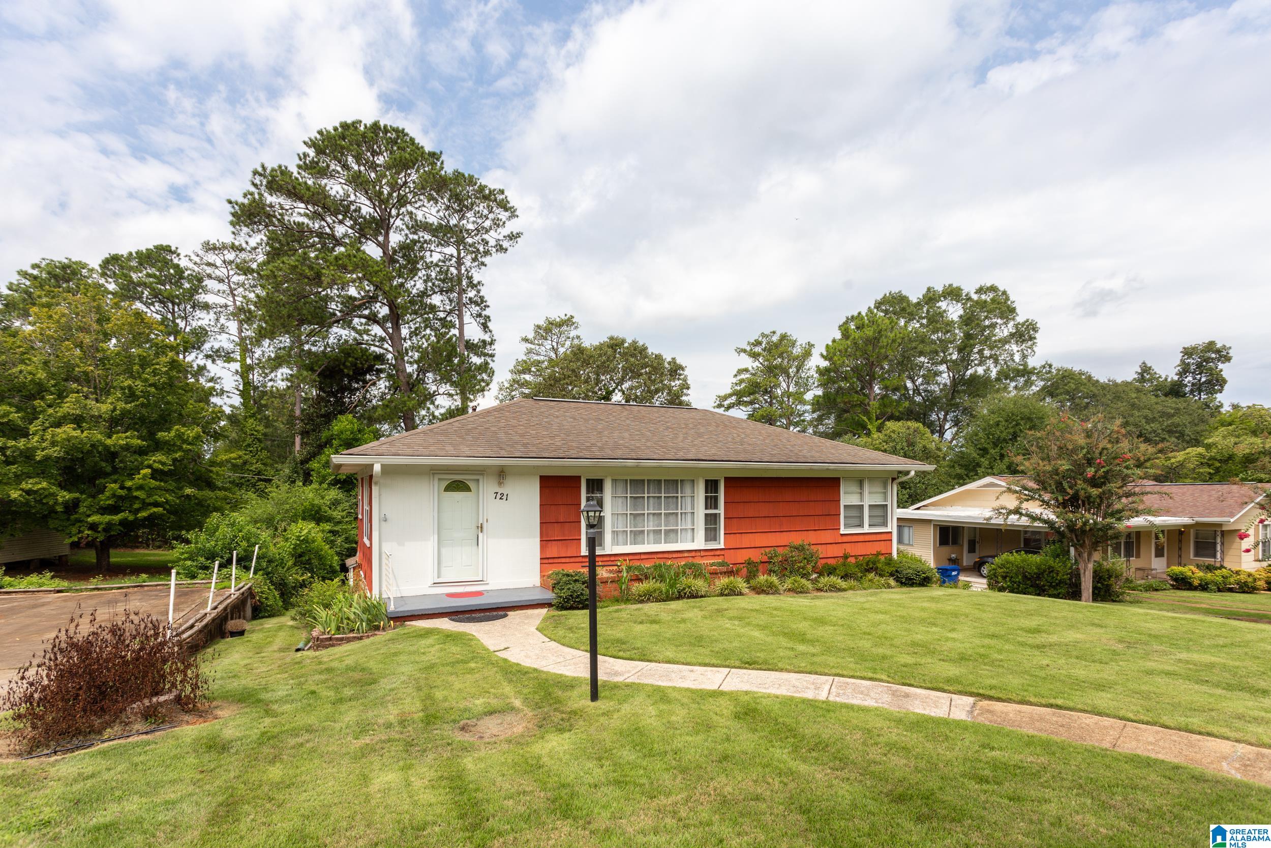 721 South Spring Street Talladega, AL 35160 - Photo 2 of 31