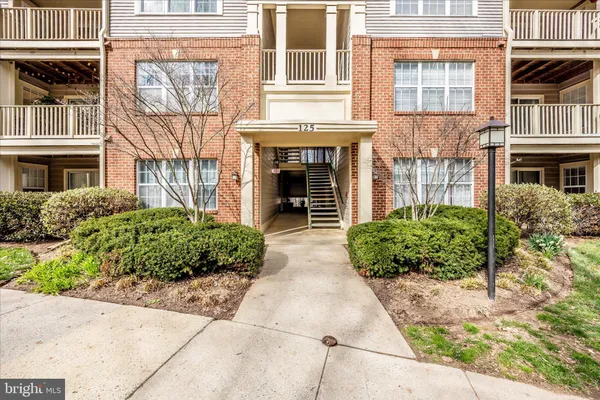 $390,000 | 125 Timberbrook Lane, Unit 102, Gaithersburg, MD 20878
