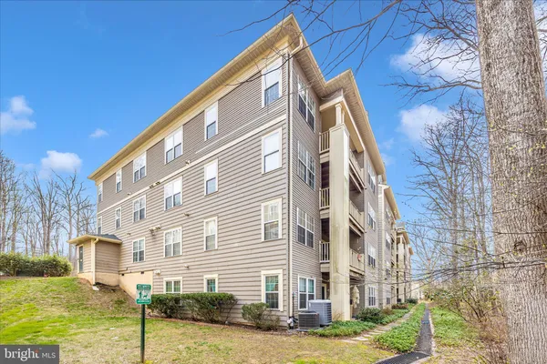$390,000 | 125 Timberbrook Lane, Unit 102, Gaithersburg, MD 20878