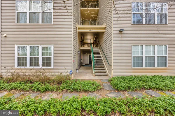 $390,000 | 125 Timberbrook Lane, Unit 102, Gaithersburg, MD 20878