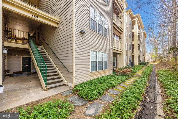 $390,000 | 125 Timberbrook Lane, Unit 102, Gaithersburg, MD 20878