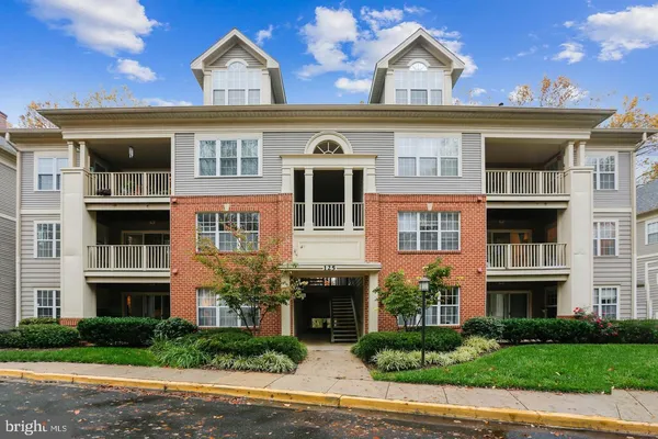 $390,000 | 125 Timberbrook Lane, Unit 102, Gaithersburg, MD 20878
