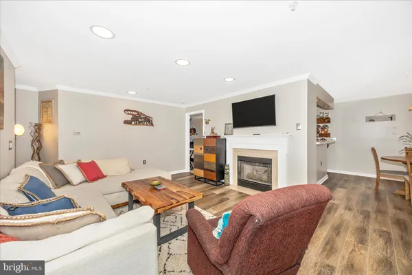 $390,000 | 125 Timberbrook Lane, Unit 102, Gaithersburg, MD 20878