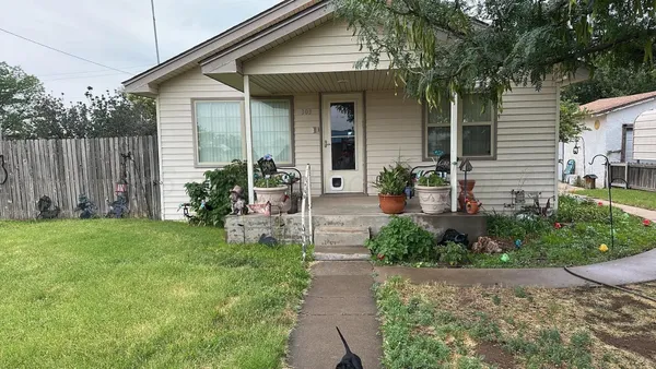 $125,000 | 303 North Cornell Avenue, Fritch, TX 79036