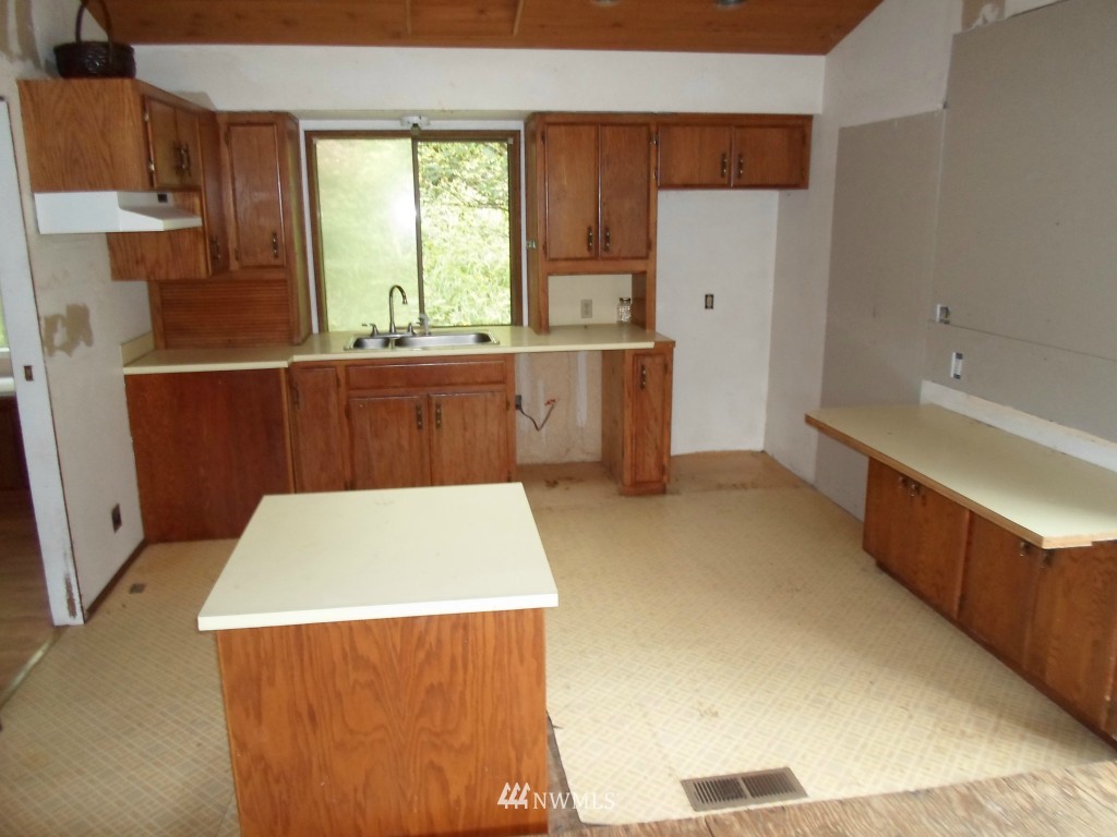 4416 Park Road Sedro-Woolley, WA 98284 - Photo 11 of 14 Gallery Image 11