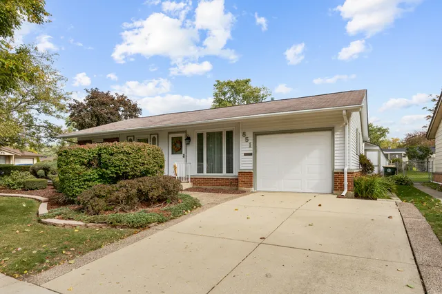 $434,900 | 851 Crest Avenue, Elk Grove Village, IL 60007