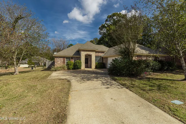 $2,150 | 137 Harvey Circle, Canton, MS 39046