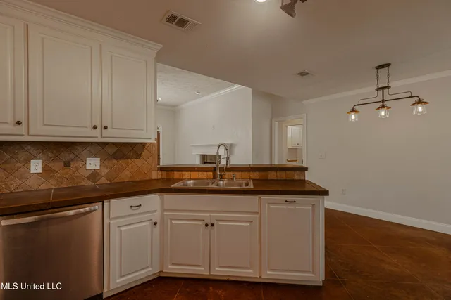 $2,150 | 137 Harvey Circle, Canton, MS 39046