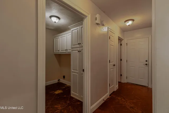 $2,150 | 137 Harvey Circle, Canton, MS 39046