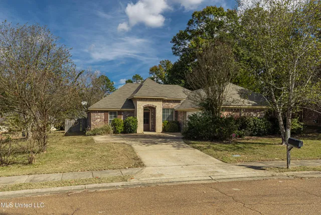 $2,150 | 137 Harvey Circle, Canton, MS 39046
