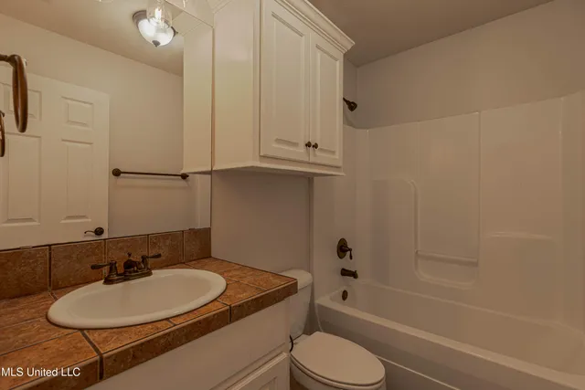 $2,150 | 137 Harvey Circle, Canton, MS 39046