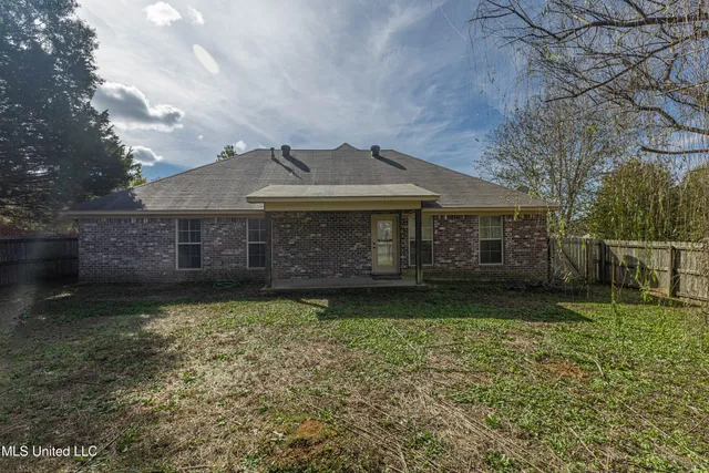 $2,150 | 137 Harvey Circle, Canton, MS 39046