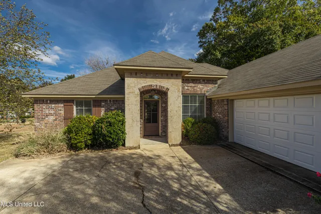 $2,150 | 137 Harvey Circle, Canton, MS 39046