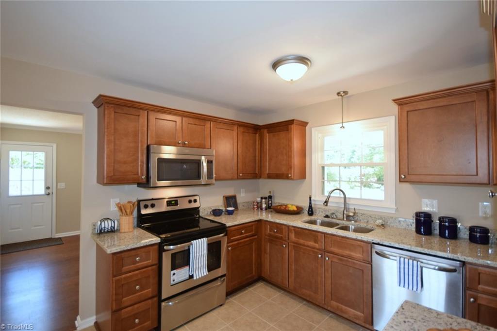 754 Laverton Lane Rural Hall, NC 27045 - Photo 9 of 28 Gallery Image 9