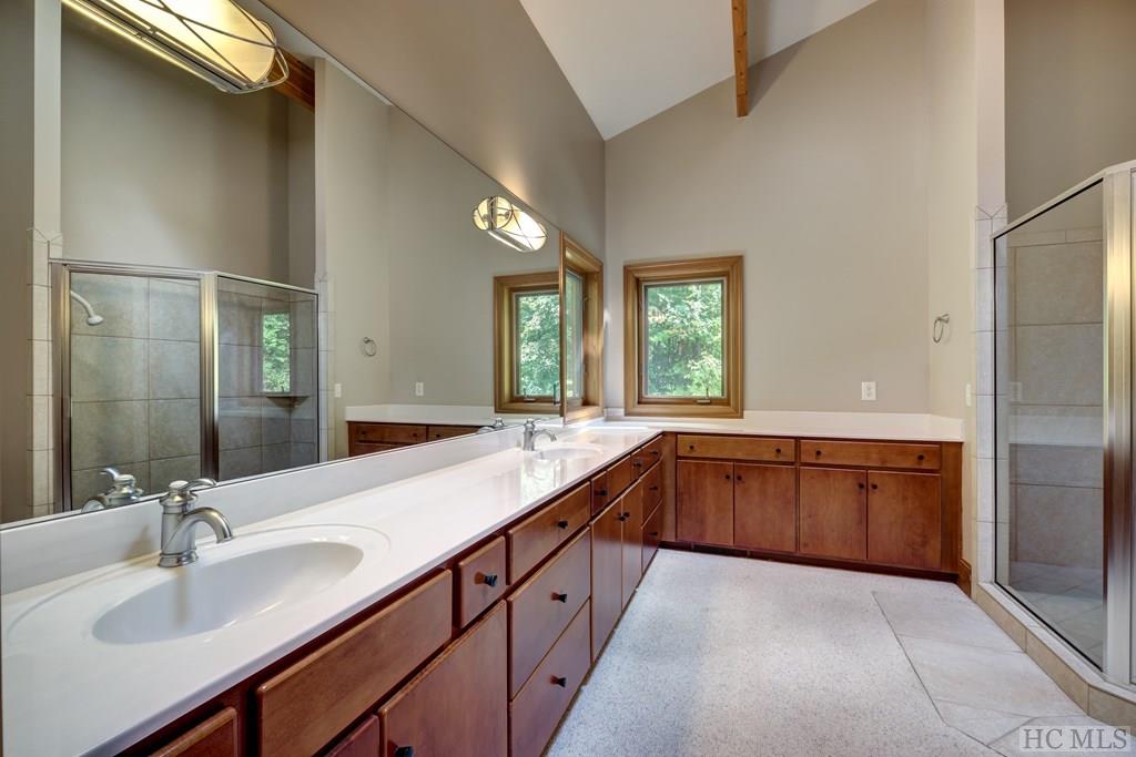 267 Rockledge Road Sapphire, NC 28774 - Photo 14 of 26 Gallery Image 14