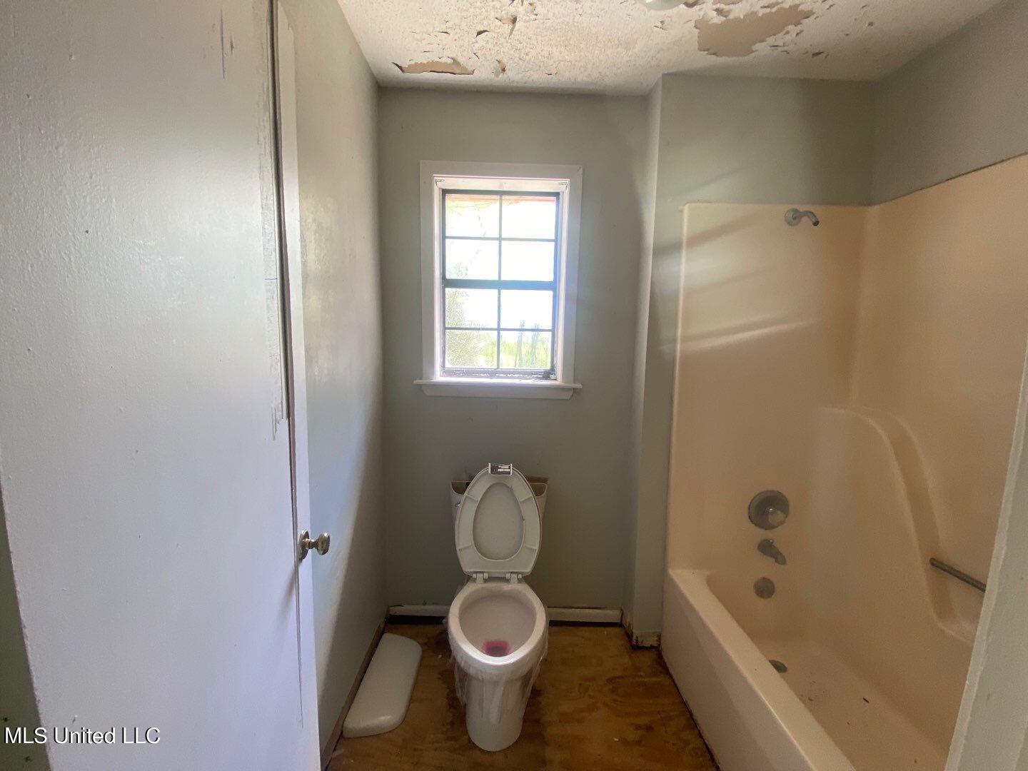 6529 Bounds Road Meridian, MS 39307 - Photo 18 of 30 359-Mar 30 2024 02_31pm-m5Y6