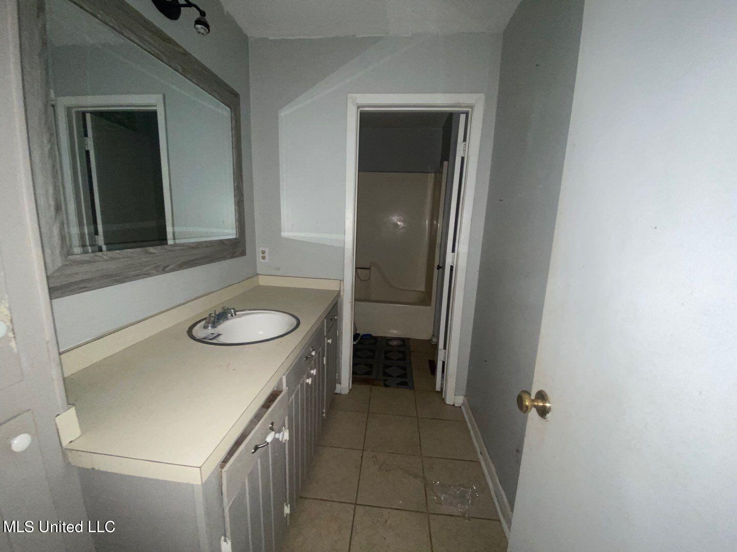 6529 Bounds Road Meridian, MS 39307 - Photo 10 of 30 296-Mar 30 2024 02_27pm-yVTQ