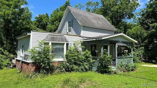 $70,000 | 812 South Mine La Motte Avenue, Fredericktown, MO 63645