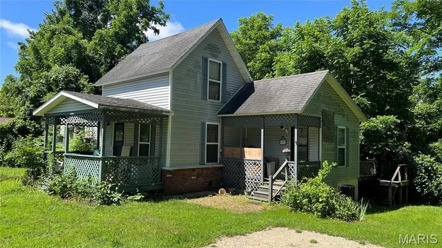 $70,000 | 812 South Mine La Motte Avenue, Fredericktown, MO 63645