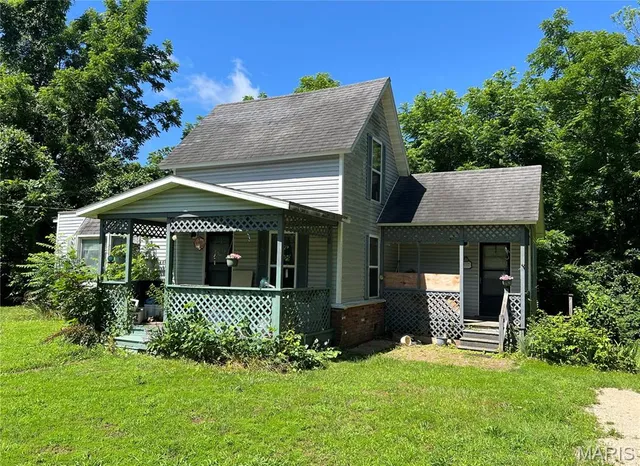 $70,000 | 812 South Mine La Motte Avenue, Fredericktown, MO 63645