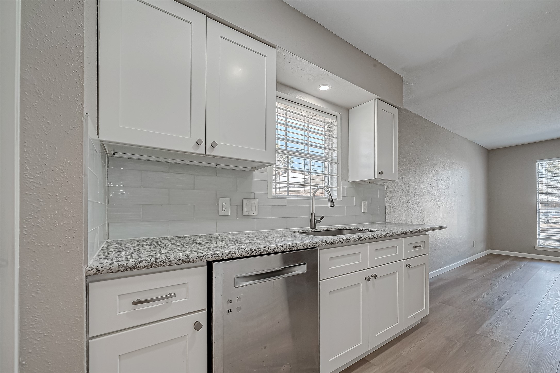 7315 Housman Houston, TX 77055 - Photo 17 of 49