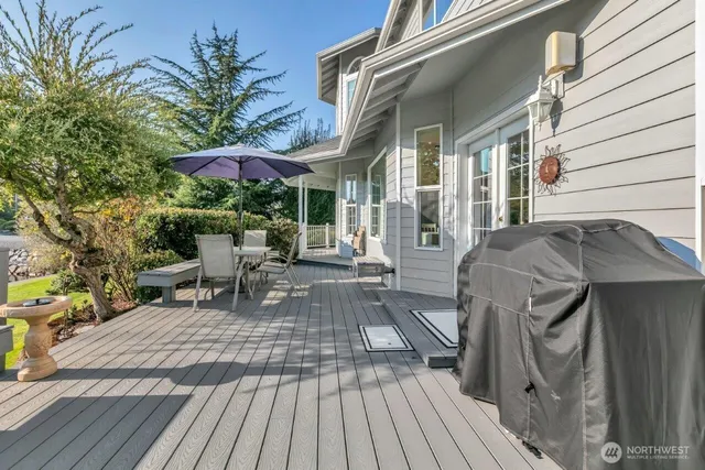 a view of outdoor space yard deck and patio