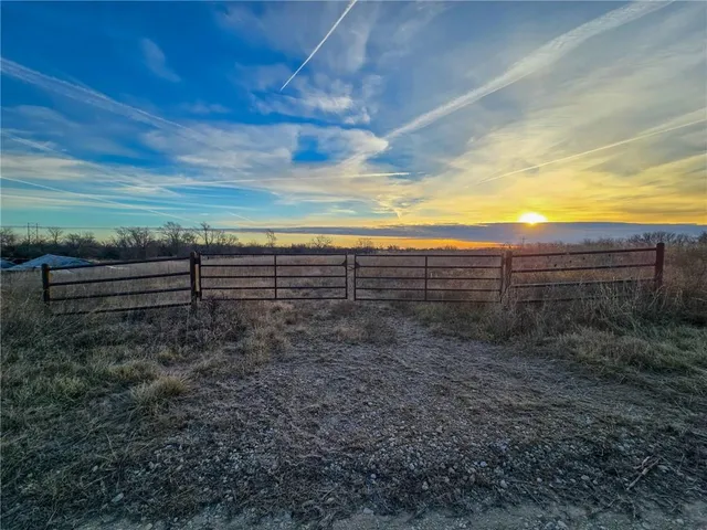 $599,500 | 13013 Bradford Road, Harveyville, KS 66431