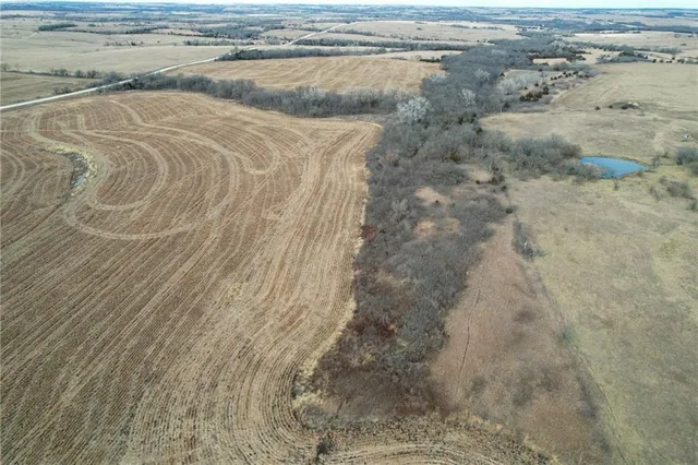 $599,500 | 13013 Bradford Road, Harveyville, KS 66431