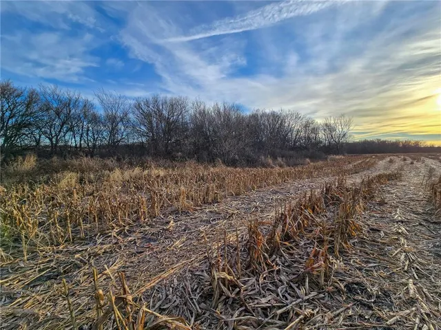 $599,500 | 13013 Bradford Road, Harveyville, KS 66431