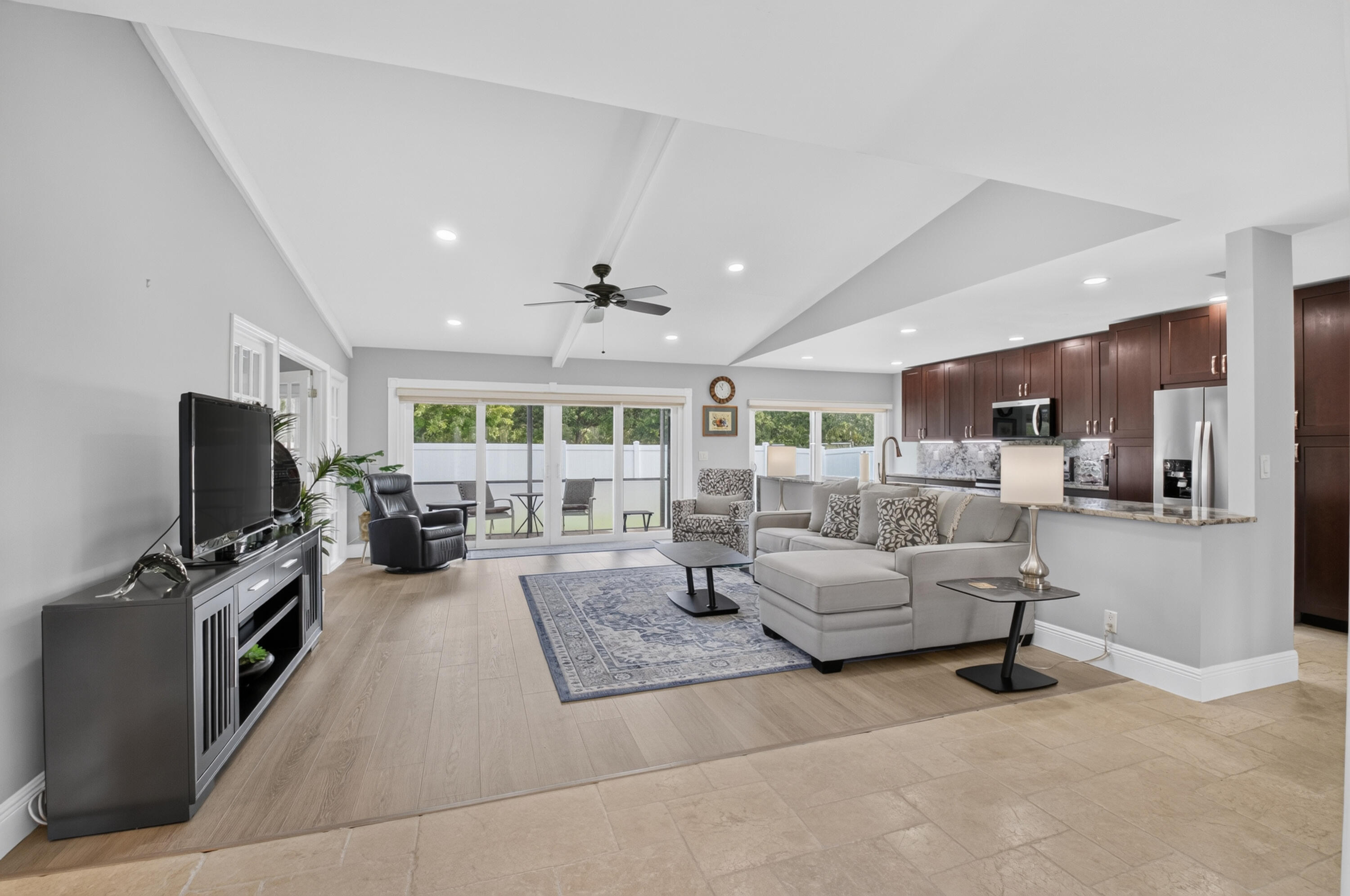 22018 Colony Drive Boca Raton, FL 33433 - Photo 7 of 39 Living Room