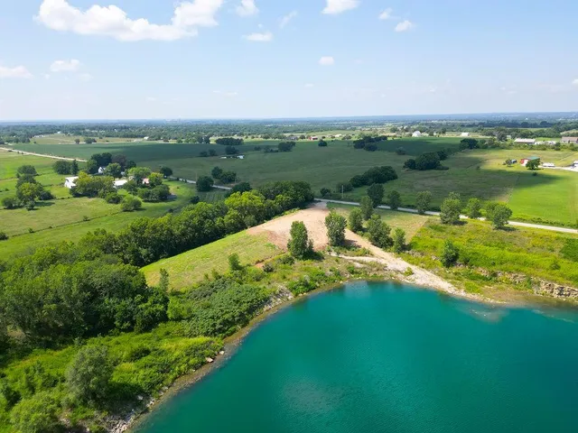 $750,000 | 6 Block Road, Paola, KS 66071