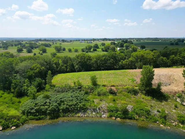 $750,000 | 6 Block Road, Paola, KS 66071