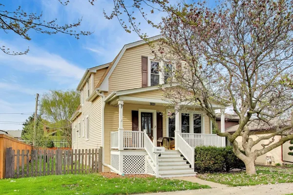 $449,900 | 7006 West Jarvis Avenue, Niles, IL 60714