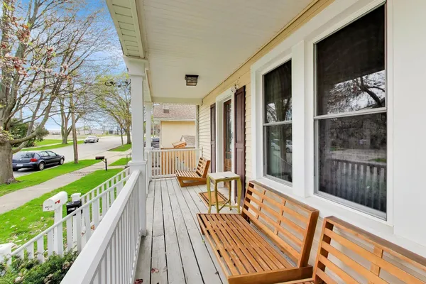 $449,900 | 7006 West Jarvis Avenue, Niles, IL 60714