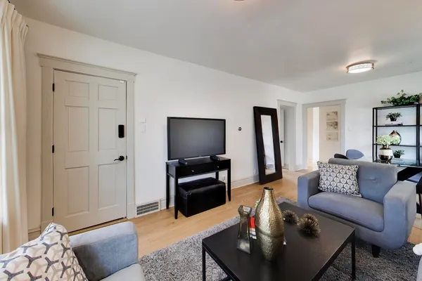 $449,900 | 7006 West Jarvis Avenue, Niles, IL 60714