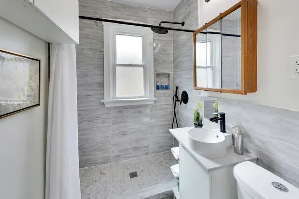 $449,900 | 7006 West Jarvis Avenue, Niles, IL 60714