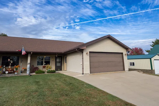 $224,900 | 102 West Grant Street, Montfort, WI 53569