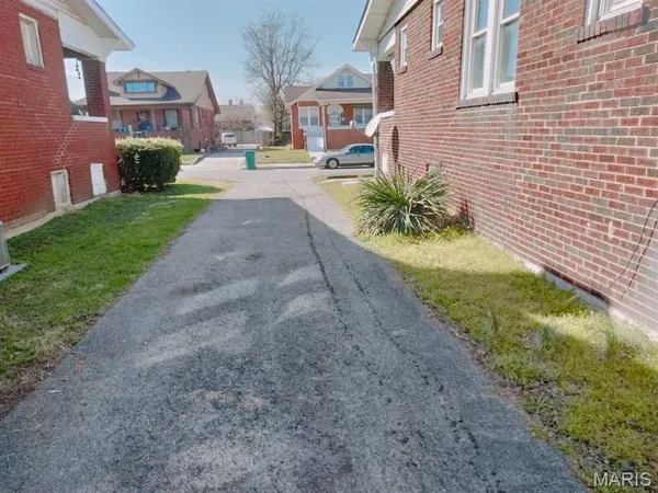 $47,500 | 710 Post Place, East St. Louis, IL 62205