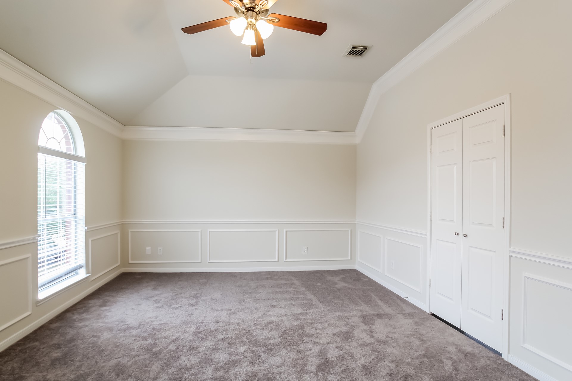 519 Holly Crest Drive Spring, TX 77386 - Photo 11 of 17