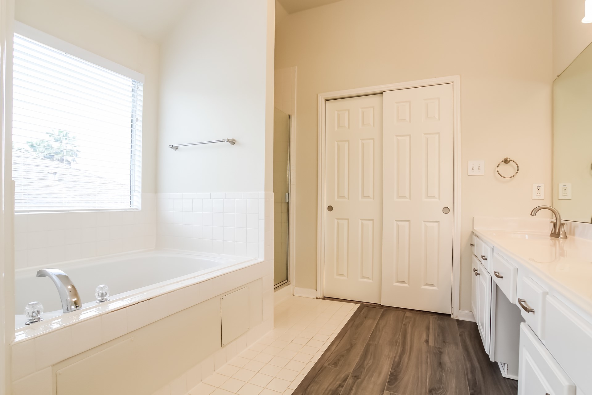 519 Holly Crest Drive Spring, TX 77386 - Photo 13 of 17