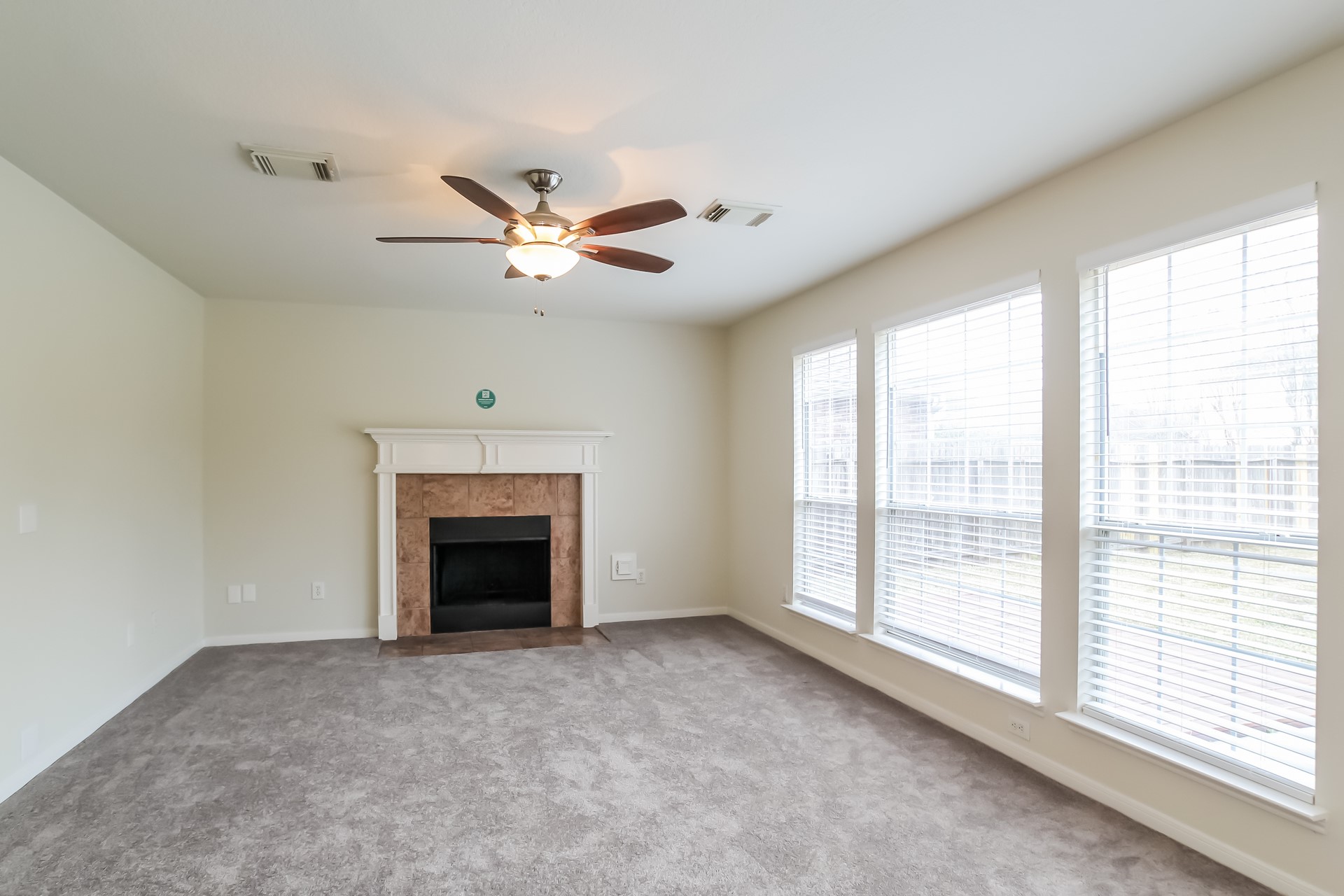 519 Holly Crest Drive Spring, TX 77386 - Photo 4 of 17