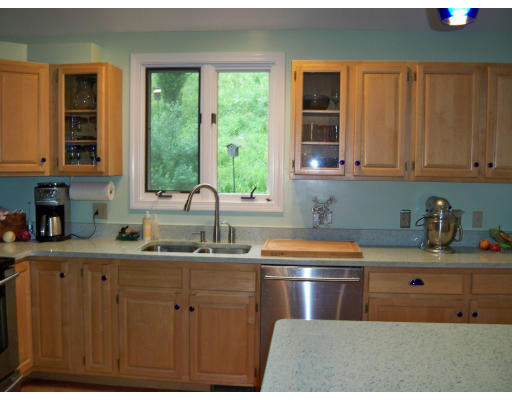 76 Morrissey Road Marlborough, MA 01752 - Photo 8 of 11 Gallery Image 8