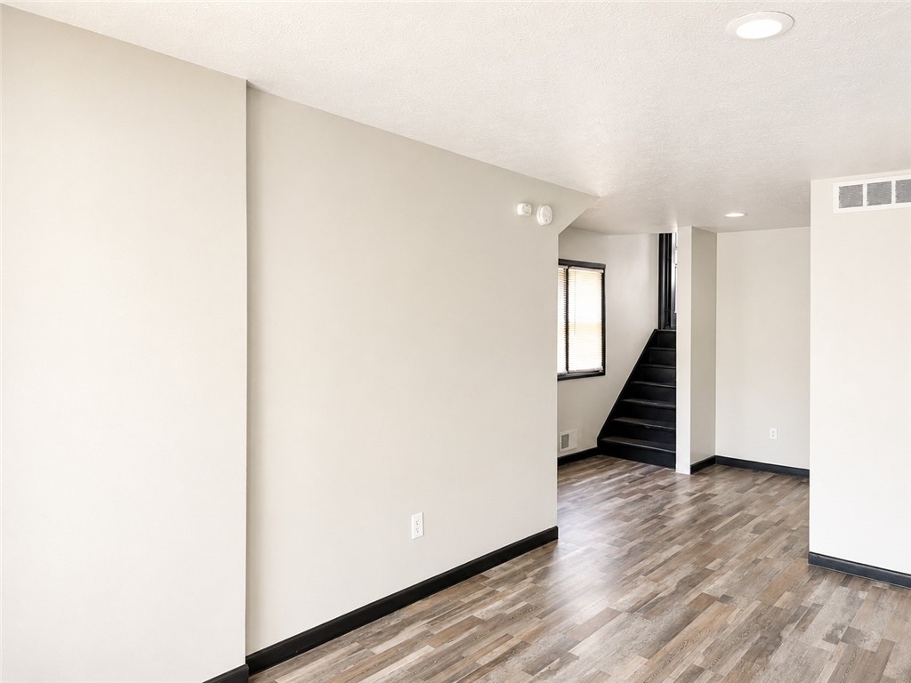 35 Weld Street, Unit A Rochester, NY 14605 - Photo 3 of 13