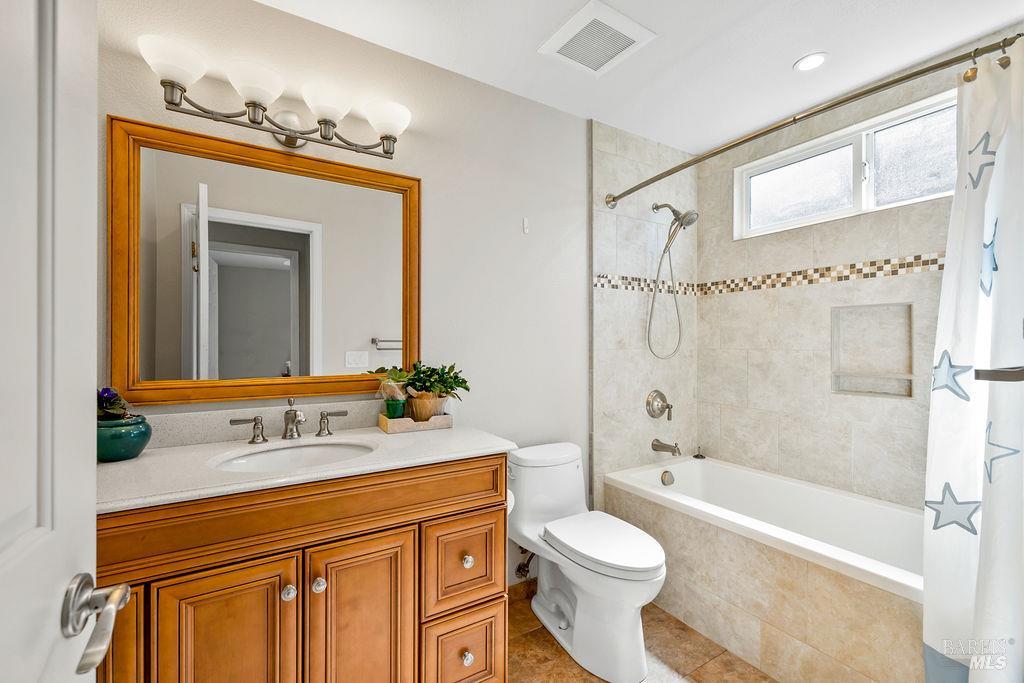 5837 Mathilde Drive Windsor, CA 95492 - Photo 13 of 65