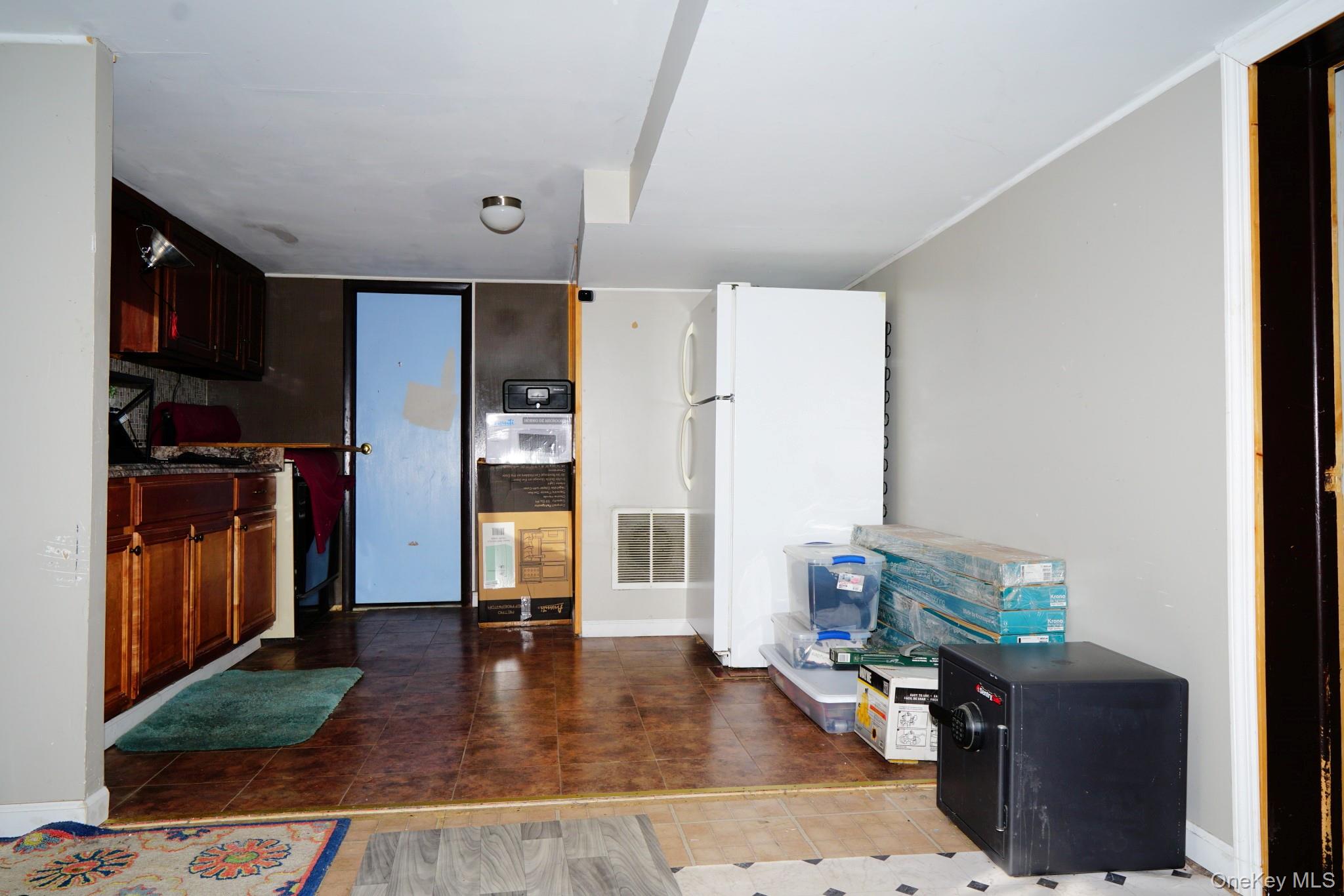 230 Lindenwood Road Staten Island, NY 10308 - Photo 11 of 25