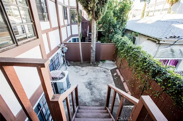 $900,000 | 5327 Wilkinson Avenue, Unit 6, Valley Village, CA 91607