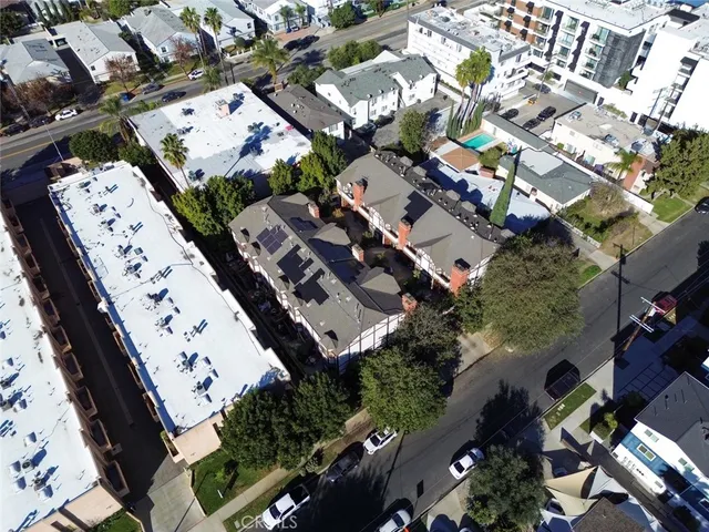 $900,000 | 5327 Wilkinson Avenue, Unit 6, Valley Village, CA 91607