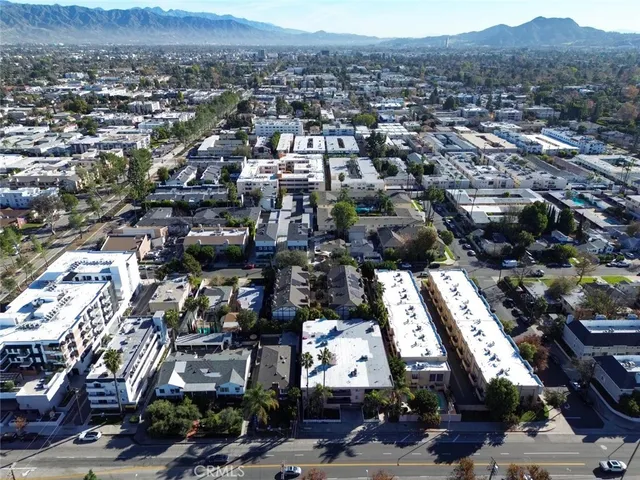 $900,000 | 5327 Wilkinson Avenue, Unit 6, Valley Village, CA 91607