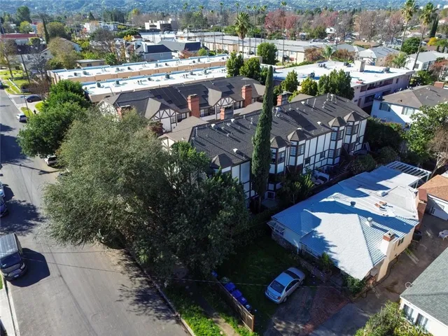 $900,000 | 5327 Wilkinson Avenue, Unit 6, Valley Village, CA 91607